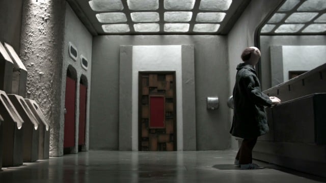 Cena no banheiro do filme Manoman do Diretor Simon Cartwright e Diretor de Fotografia Steven Cameron Ferguson